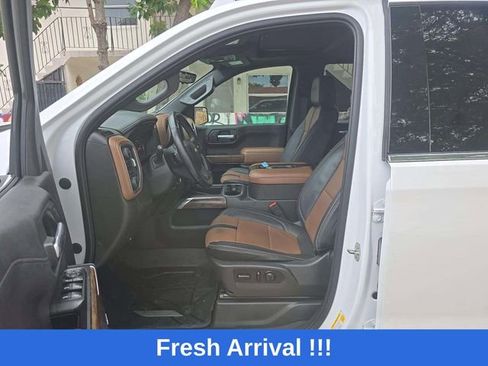 Used 2021 Chevrolet Silverado 1500 High Country w/ Technology Package AWD/4WD image 5