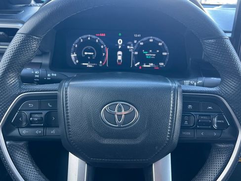 Used 2024 Toyota Tacoma TRD Off-Road w/ TRD Off Road Premium Package AWD/4WD image 19