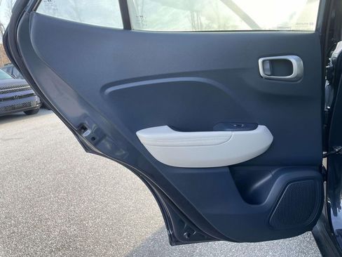 Certified 2024 Hyundai Venue Limited image 2