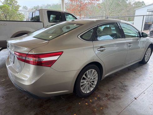 Used 2014 Toyota Avalon XLE Touring image 3