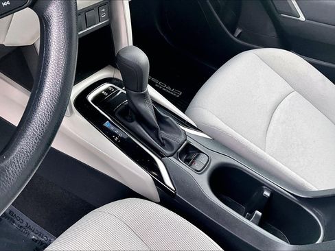 Used 2024 Toyota Corolla Cross L image 15