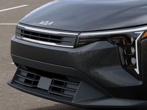 New 2026 Kia K4 LXS FWD image 12