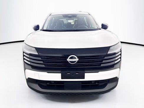 Used 2025 Nissan Kicks S AWD/4WD image 2