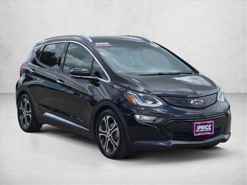 Used 2021 Chevrolet Bolt Premier w/ Infotainment Package FWD image 3