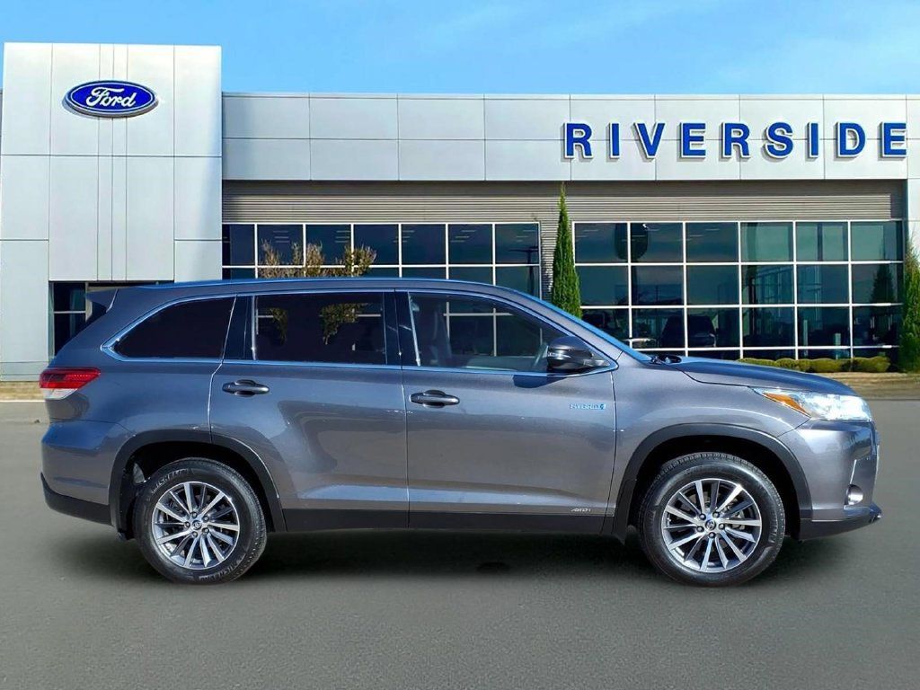Used 2019 Toyota Highlander XLE AWD/4WD image 8