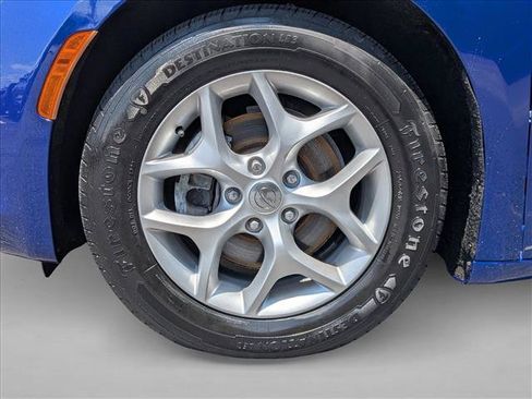 Used 2020 Chrysler Pacifica Limited FWD image 22
