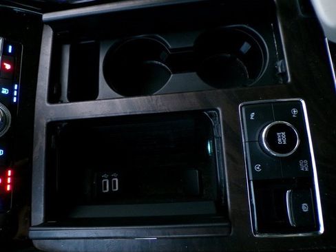 Used 2019 Lincoln Navigator L Reserve image 30