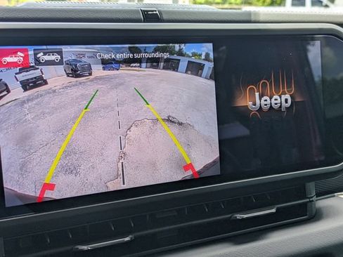 Used 2026 Jeep Wrangler Unlimited Rubicon AWD/4WD image 28