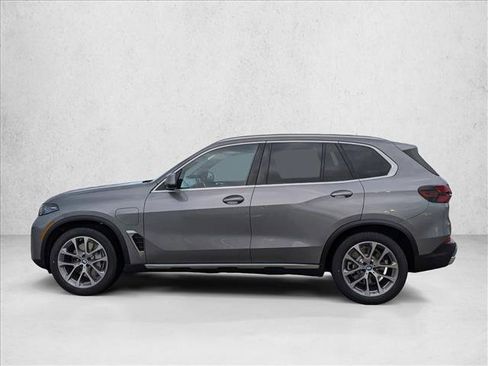 Used 2026 BMW X5 xDrive50e AWD/4WD image 5