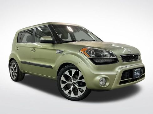 Used 2013 Kia Soul ! w/ Premium Pkg FWD image 4