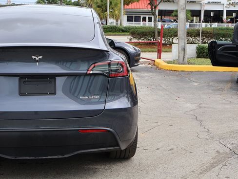 Used 2023 Tesla Model Y Long Range image 16