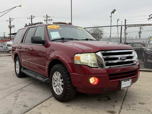 Used 2013 Ford Expedition XLT image 3