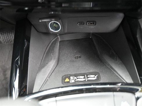 Certified 2025 Chevrolet Trax RS w/ Sunroof Package image 16