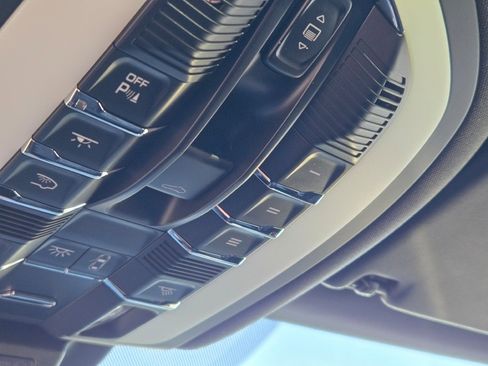 Used 2025 Porsche Macan Turbo image 26