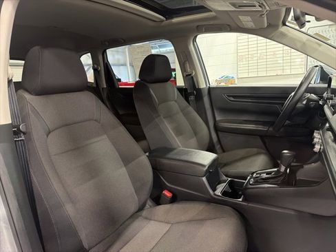 Used 2025 Honda CR-V EX image 18
