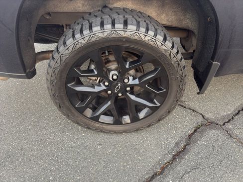 Used 2022 Chevrolet Silverado 1500 RST w/ Convenience Package II image 9