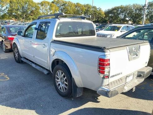 Used 2012 Nissan Frontier SL image 2