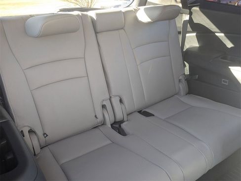 Used 2022 Honda Pilot Touring image 34