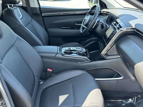 Certified 2024 Hyundai Tucson Limited AWD/4WD image 9