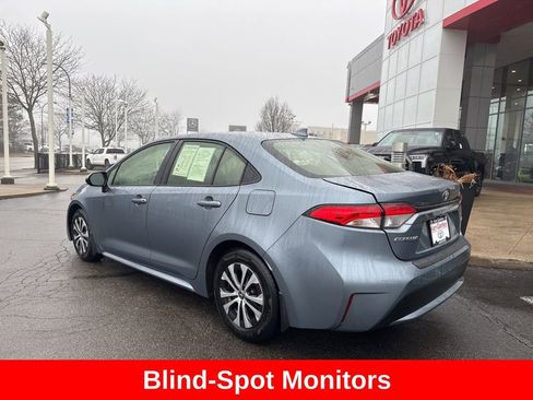 Used 2022 Toyota Corolla LE image 4