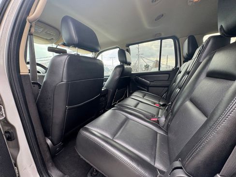 Used 2006 Mercury Mountaineer Luxury image 9