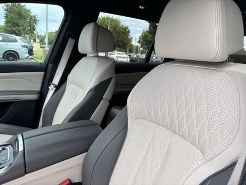 Used 2024 BMW X7 M60i w/ Executive Package AWD/4WD image 17