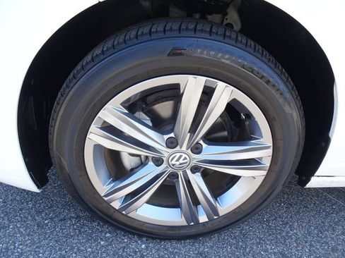 Used 2019 Volkswagen Jetta R-Line FWD image 38