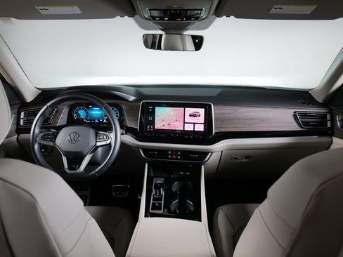 Used 2024 Volkswagen Atlas SEL Premium R-Line AWD/4WD image 9