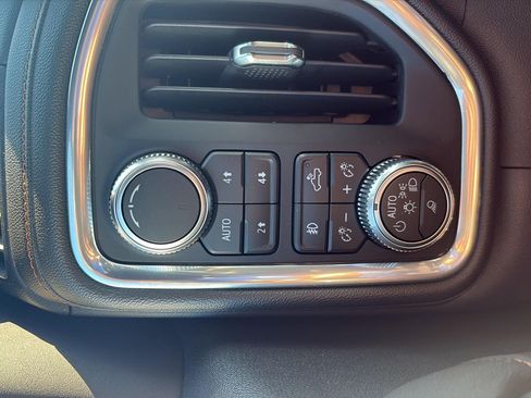 Used 2019 GMC Sierra 1500 AT4 w/ AT4 Premium Package AWD/4WD image 28