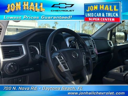 Used 2018 Nissan Titan SV image 20