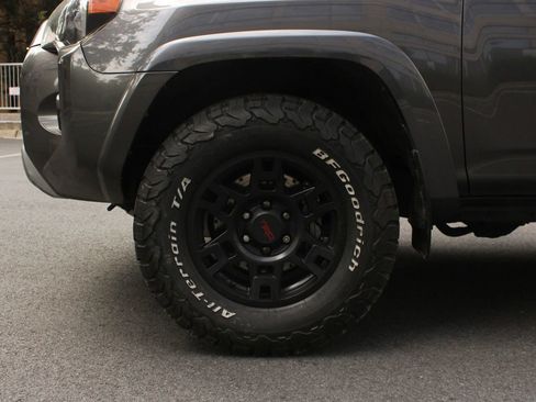 Used 2016 Toyota 4Runner Trail Premium AWD/4WD image 11