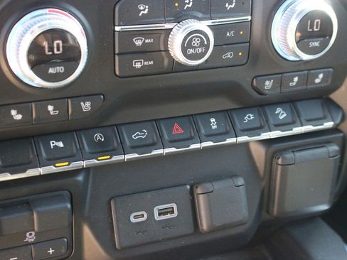 Used 2019 GMC Sierra 1500 AT4 w/ AT4 Premium Package AWD/4WD image 28
