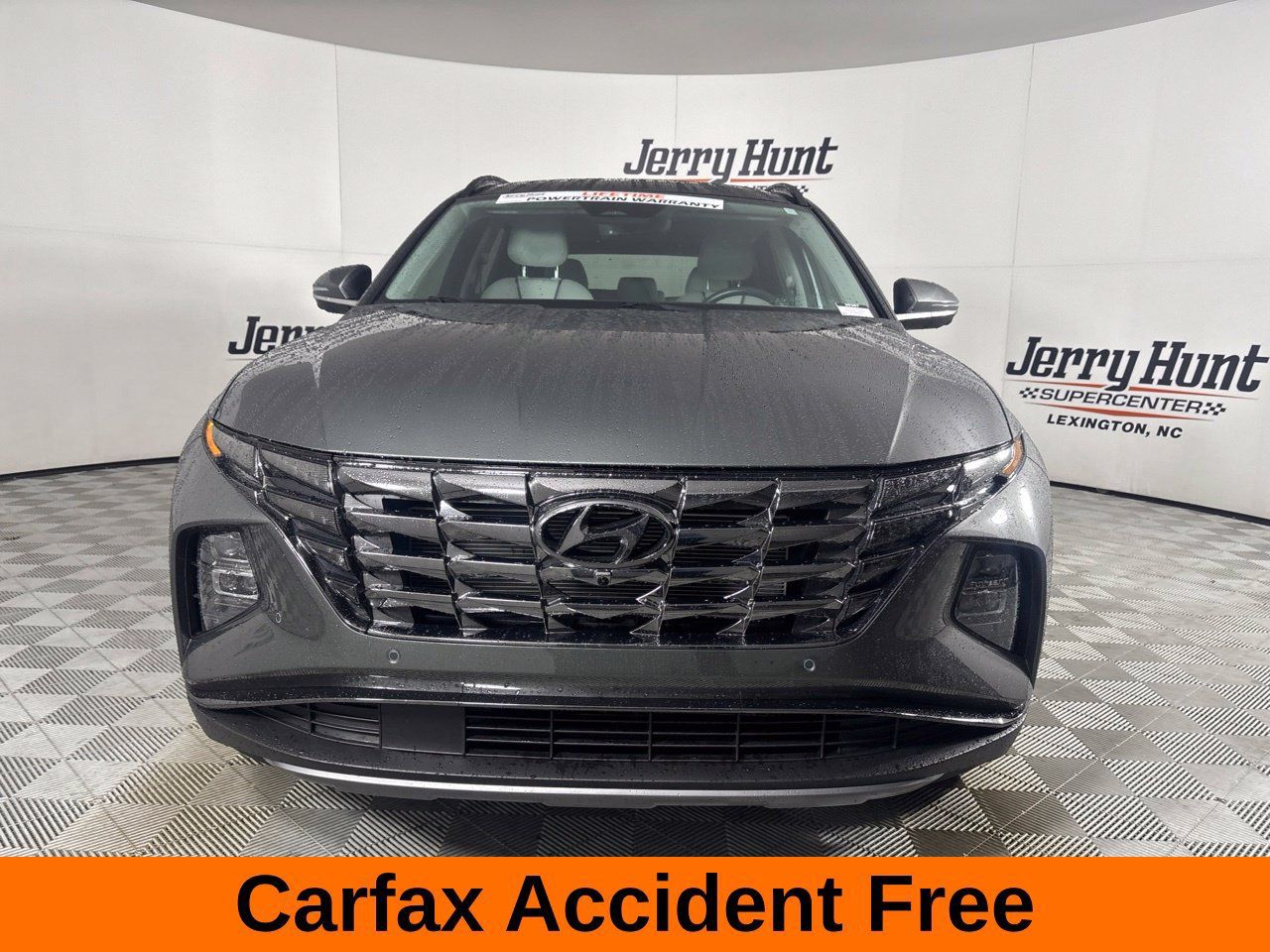 Used 2023 Hyundai Tucson Limited w/ Winter Package FWD image 3
