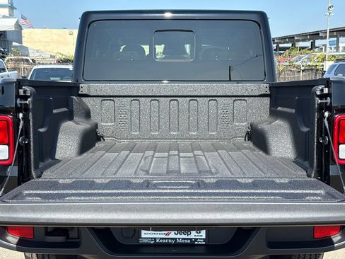 New 2026 Jeep Gladiator Sport AWD/4WD image 10