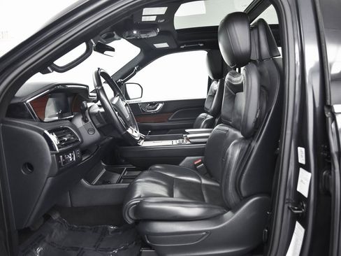 Used 2023 Lincoln Navigator Reserve image 10