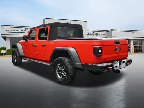 Used 2024 Jeep Gladiator Mojave w/ Convenience Group AWD/4WD image 3