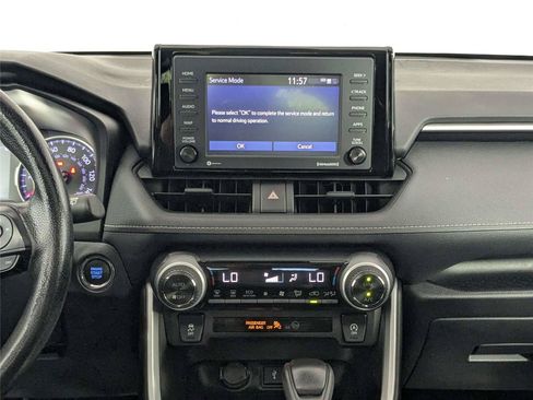 Used 2021 Toyota RAV4 XLE w/ Convenience Package FWD image 38