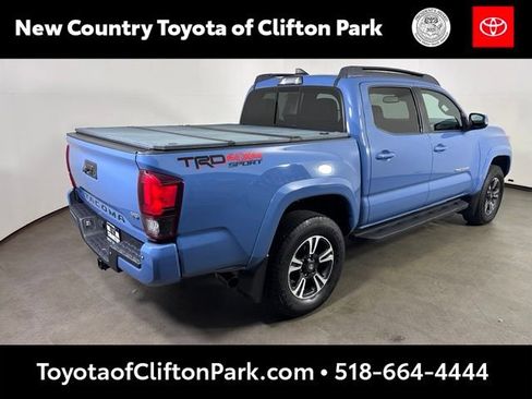 Used 2019 Toyota Tacoma TRD Sport AWD/4WD image 3