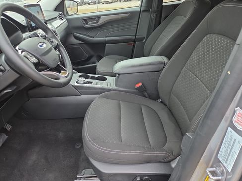 Used 2024 Ford Escape Active w/ Cold Weather Package image 5