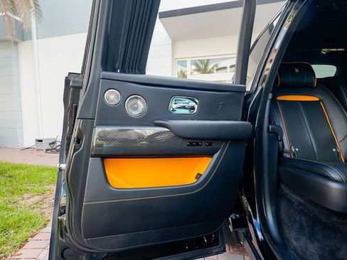 Used 2020 Rolls-Royce Cullinan Black Badge image 92