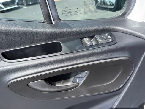 Used 2022 Mercedes-Benz Sprinter 2500 image 24