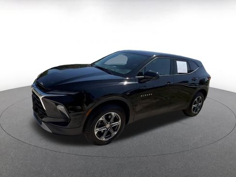 Used 2025 Chevrolet Blazer LT FWD image 8