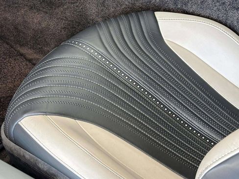 Used 2022 Aston Martin DB11 Coupe RWD image 15