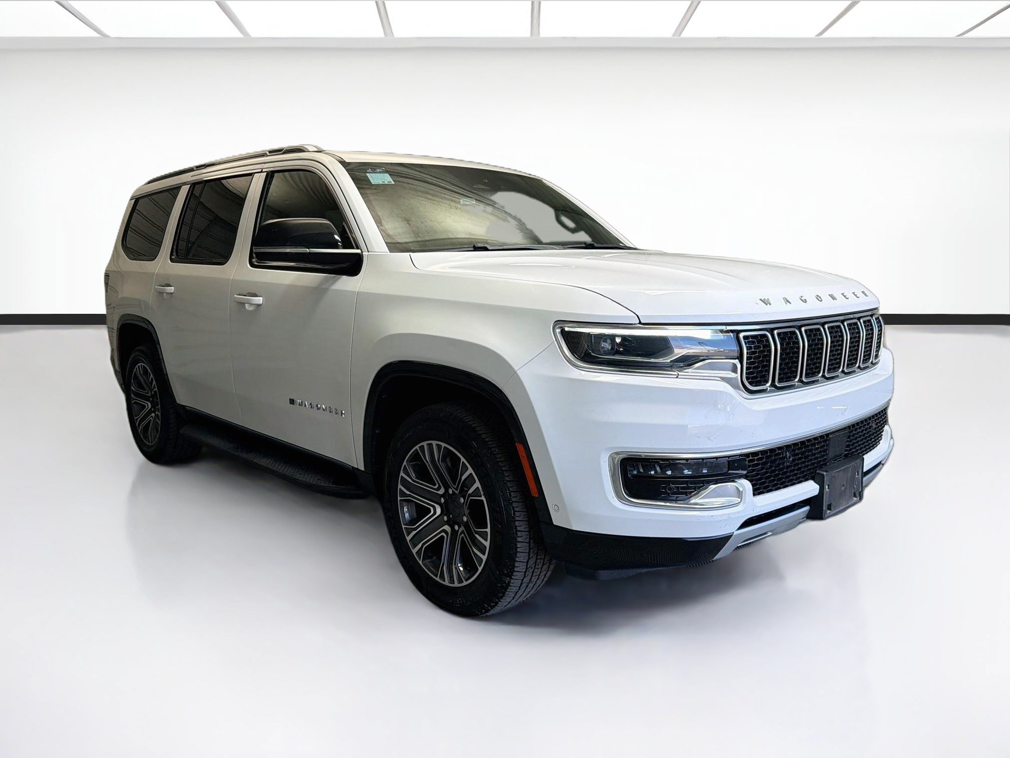 Used 2024 Jeep Wagoneer Series II w/ Flexible Seating Group RWD image 3