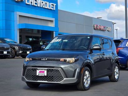Used 2023 Kia Soul LX w/ LX Technology Package