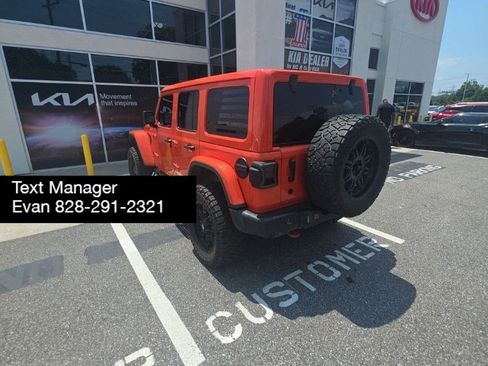 Used 2019 Jeep Wrangler Unlimited Rubicon w/ Dual Top Group AWD/4WD image 9