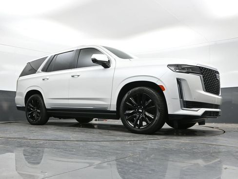Used 2023 Cadillac Escalade Premium Luxury w/ Performance Package AWD/4WD image 45
