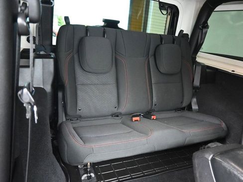 Used 2020 Jeep Wrangler Rubicon image 38