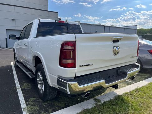 Used 2022 RAM 1500 Laramie AWD/4WD image 2