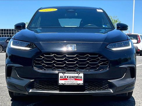 Used 2023 Honda HR-V Sport image 3